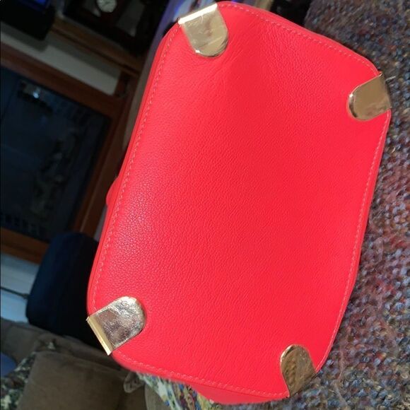 Vince Camuto neon orange drawstring bucket purse - Picture 3 of 8